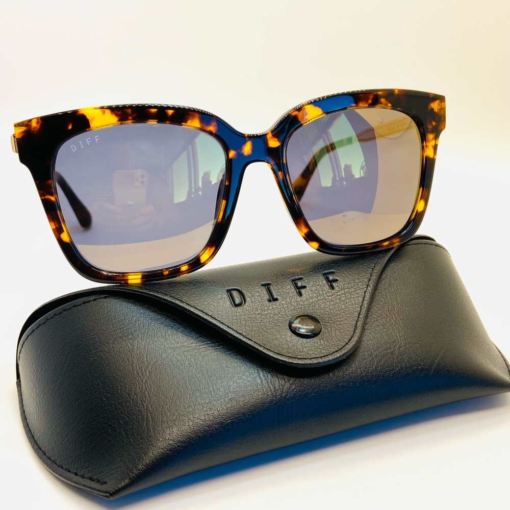 Women’s Diff oversized sunglasses